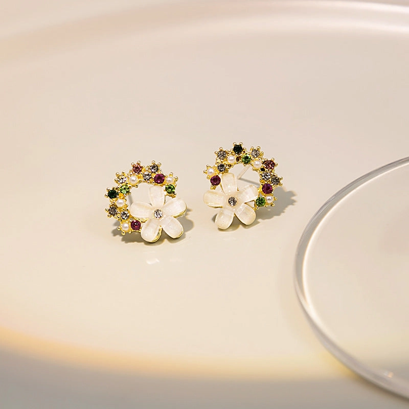 Wholesale Silver Pin Flower Diamond Alloy Earrings
