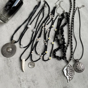 Wholesale Simple Black Beaded Pendant Necklace