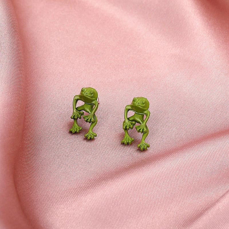 Wholesale Simple Metal Frog Alloy Earrings