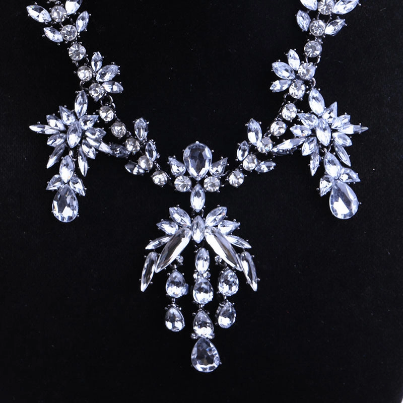 Wholesale Simple Snowflake Pendant Alloy Necklace