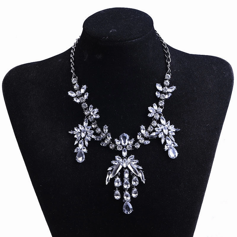 Wholesale Simple Snowflake Pendant Alloy Necklace