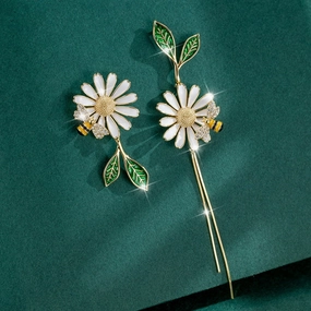 Wholesale Small Daisy Asymmetric Tassel Alloy Earrings