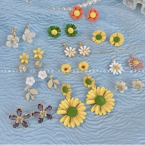 Wholesale Small Daisy Flower Alloy Earrings