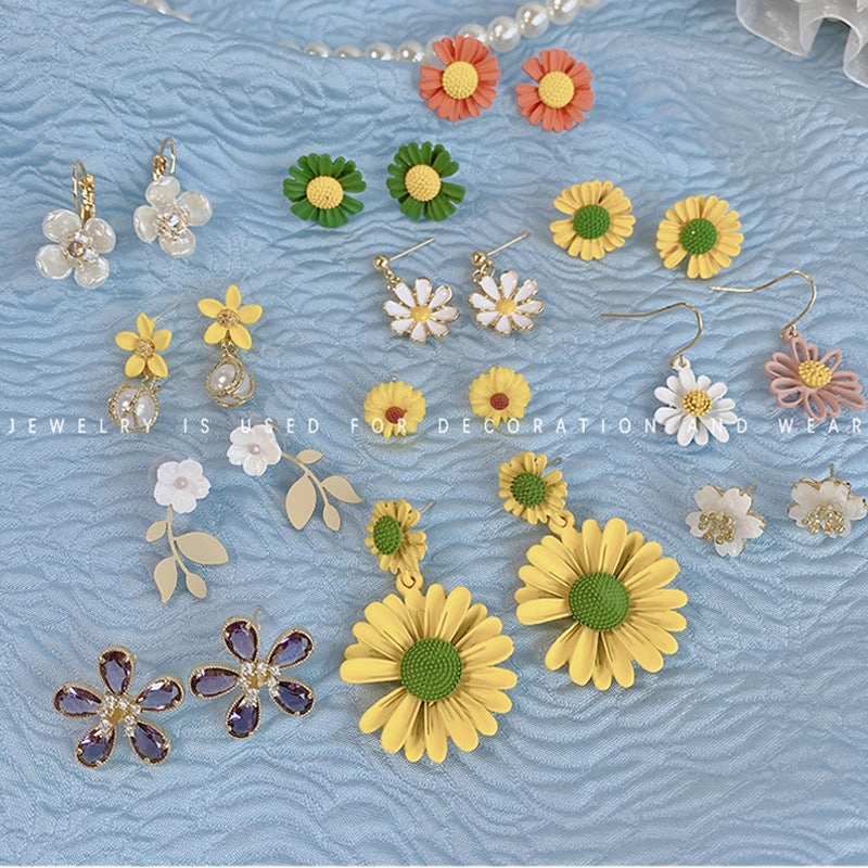 Wholesale Small Daisy Flower Alloy Earrings