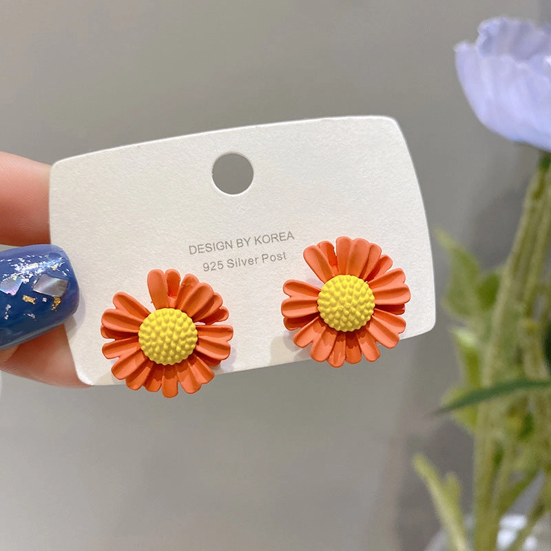 Wholesale Small Daisy Flower Alloy Earrings