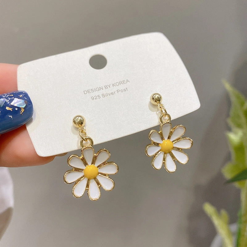 Wholesale Small Daisy Flower Alloy Earrings