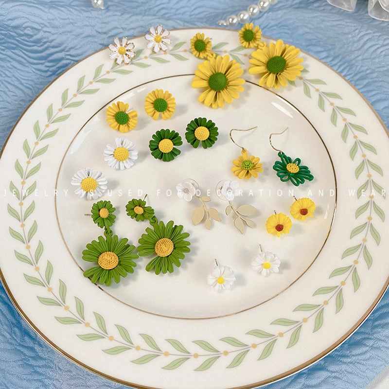 Wholesale Small Daisy Flower Alloy Earrings