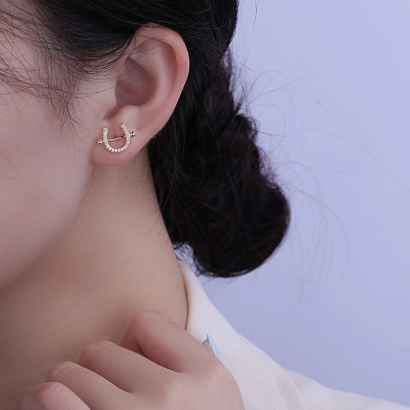 Wholesale Small U Shape Female Copper Earrings