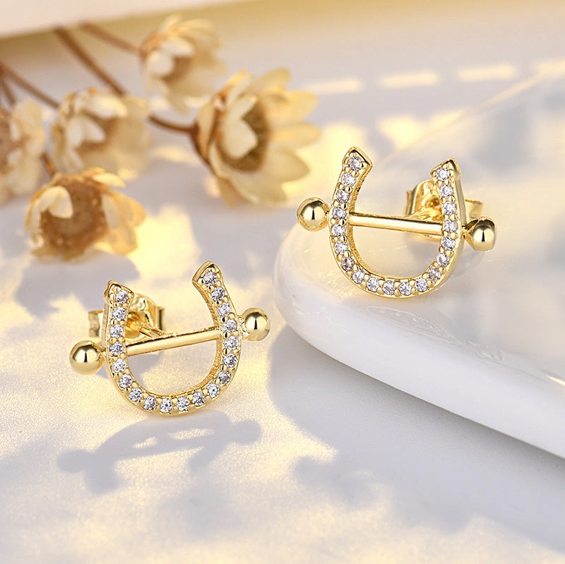 Wholesale Small U Shape Female Copper Earrings