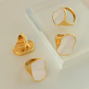 Wholesale Special Shaped White Seashell Titanium Steel Ring