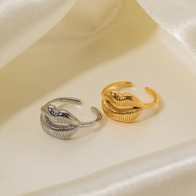 Wholesale Stainless Steel 18K Gold Plated Lip Pattern Open Ring