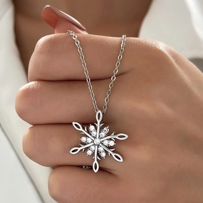 Wholesale Stainless Steel Diamond Snowflake Necklace Clavicle Chain