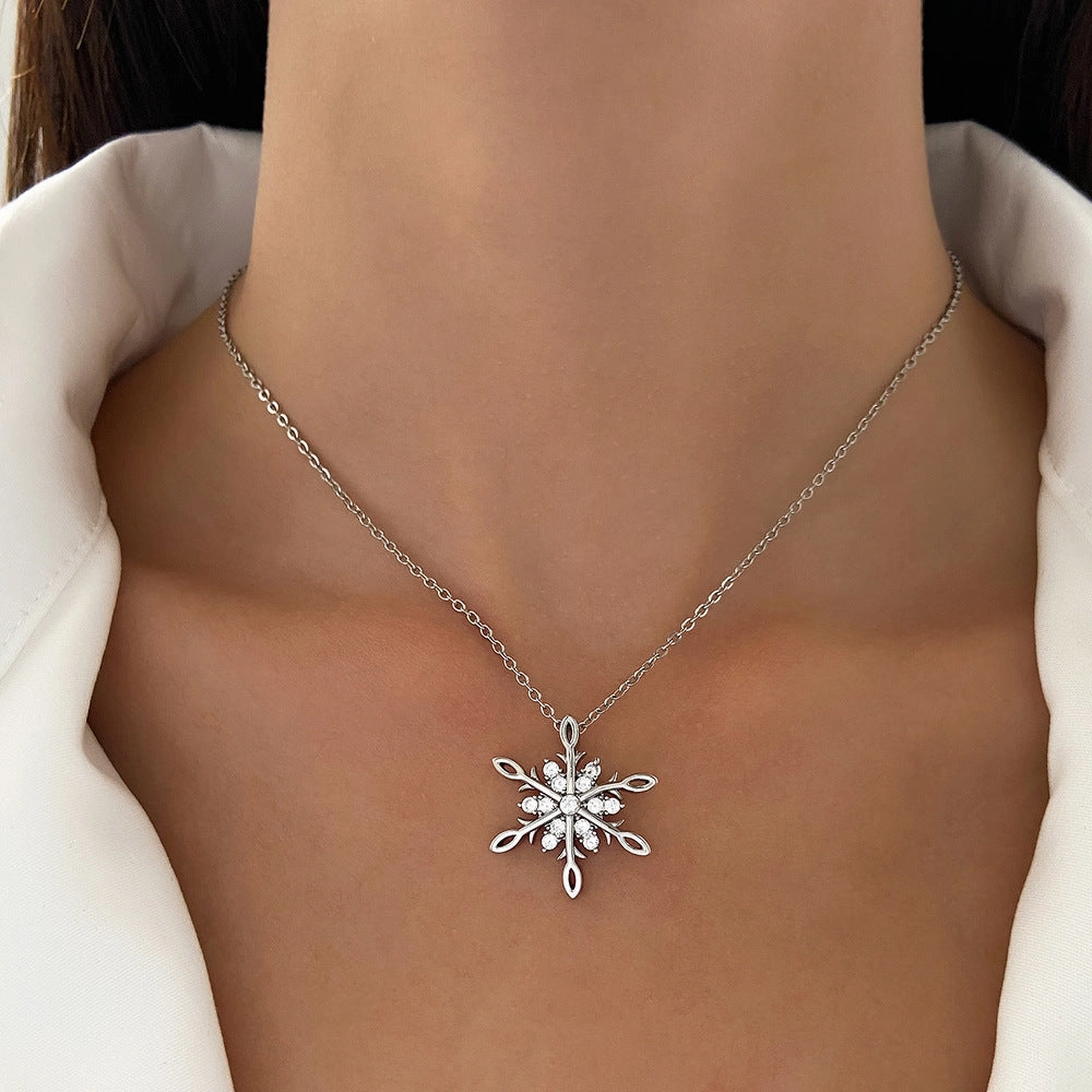 Wholesale Stainless Steel Diamond Snowflake Necklace Clavicle Chain