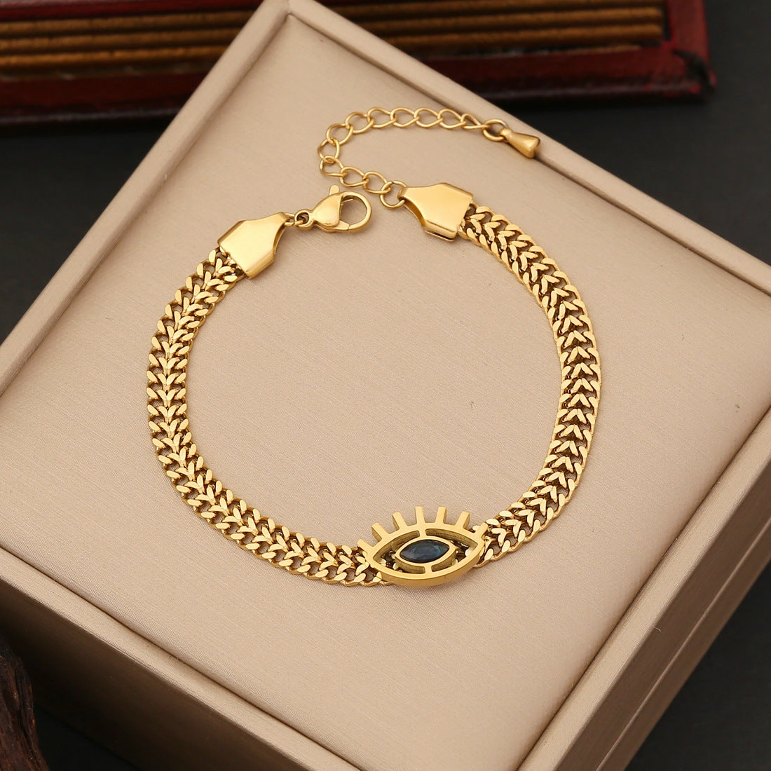 Wholesale Stainless Steel Eyes Bracelet Jewelry Set