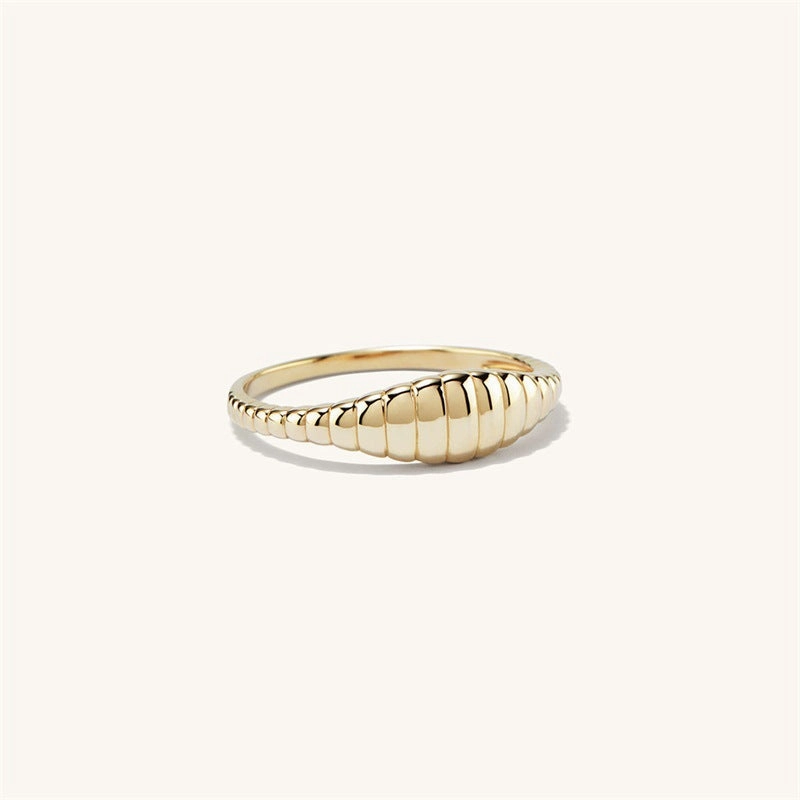 Wholesale Stainless steel gold-plated simple fashion style couple ring