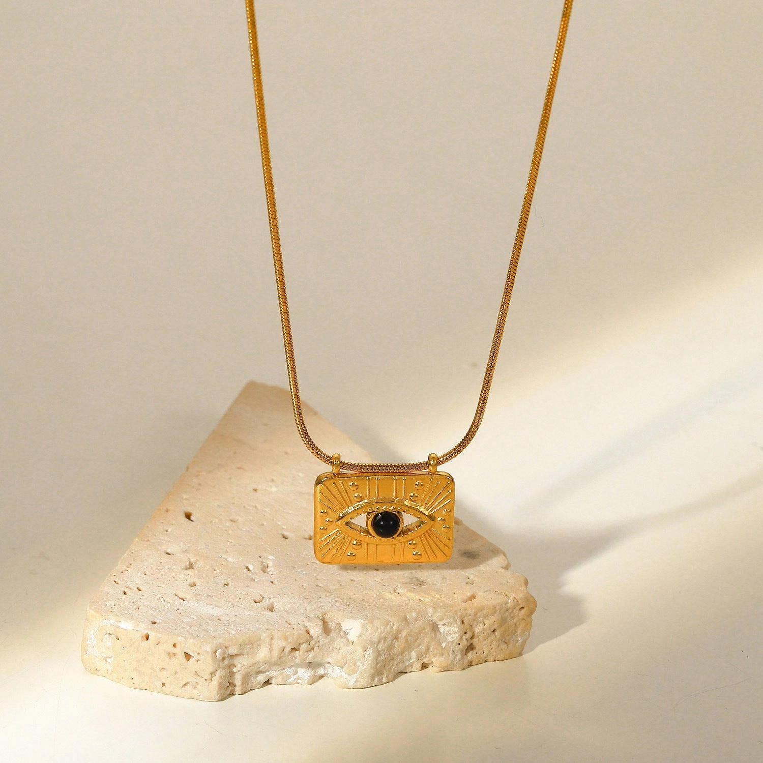 Wholesale Stainless Steel Gold Plated Square Eye Pendant Necklace