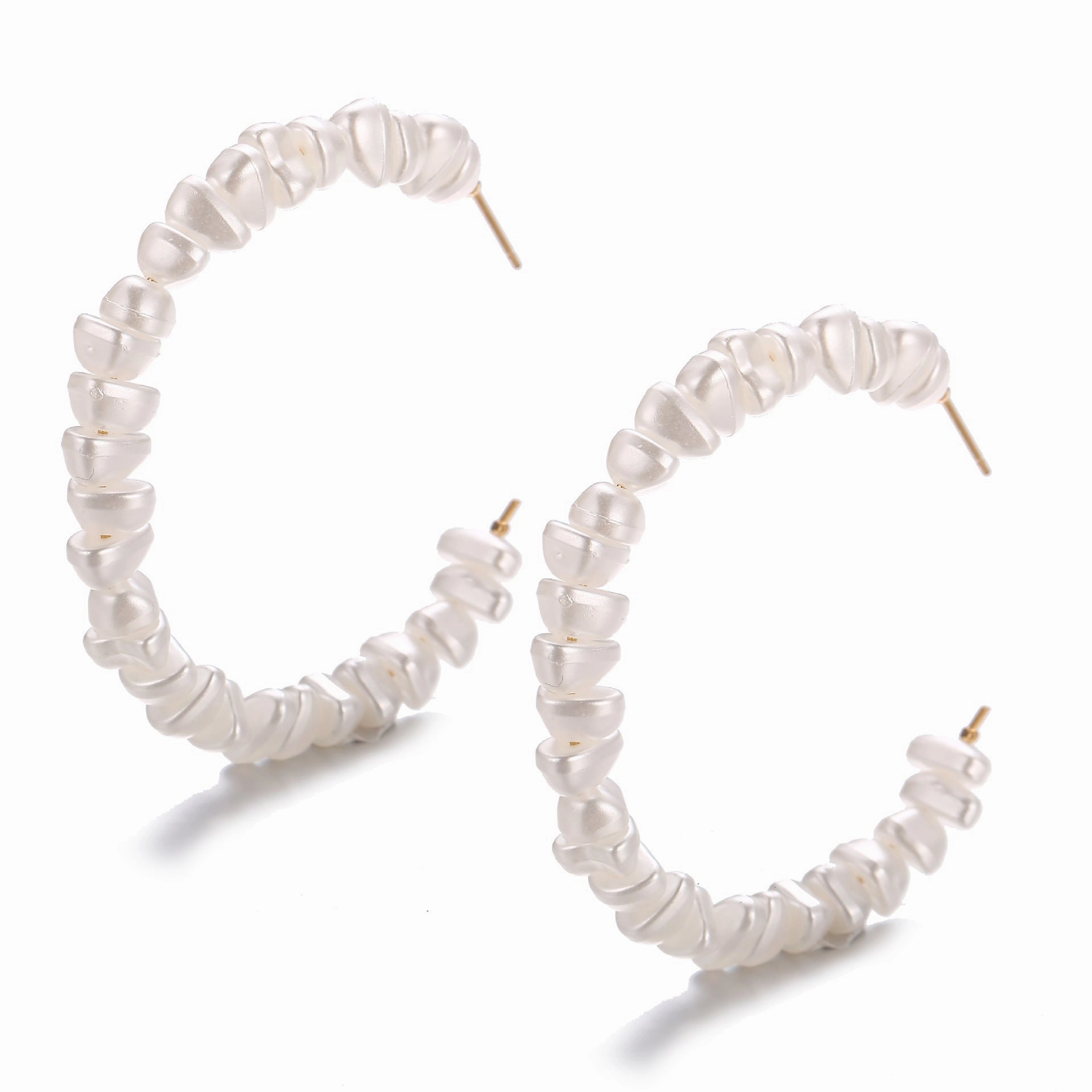 Wholesale Statemente Imitation Pearl Alloy Hoop Earrings