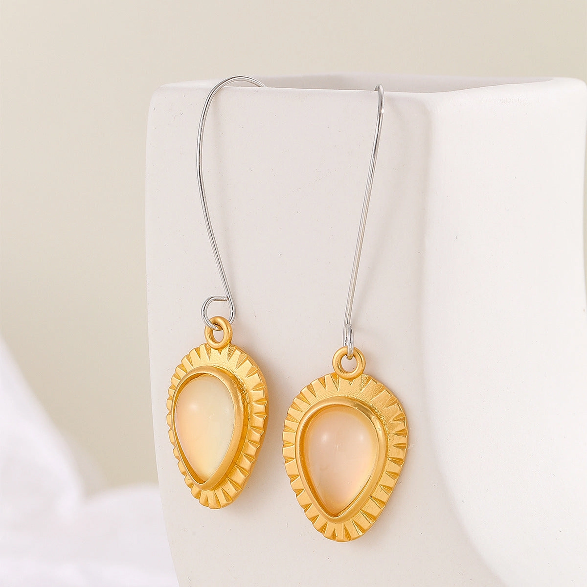 Wholesale Strawberry Moonlight Stone Alloy Earrings