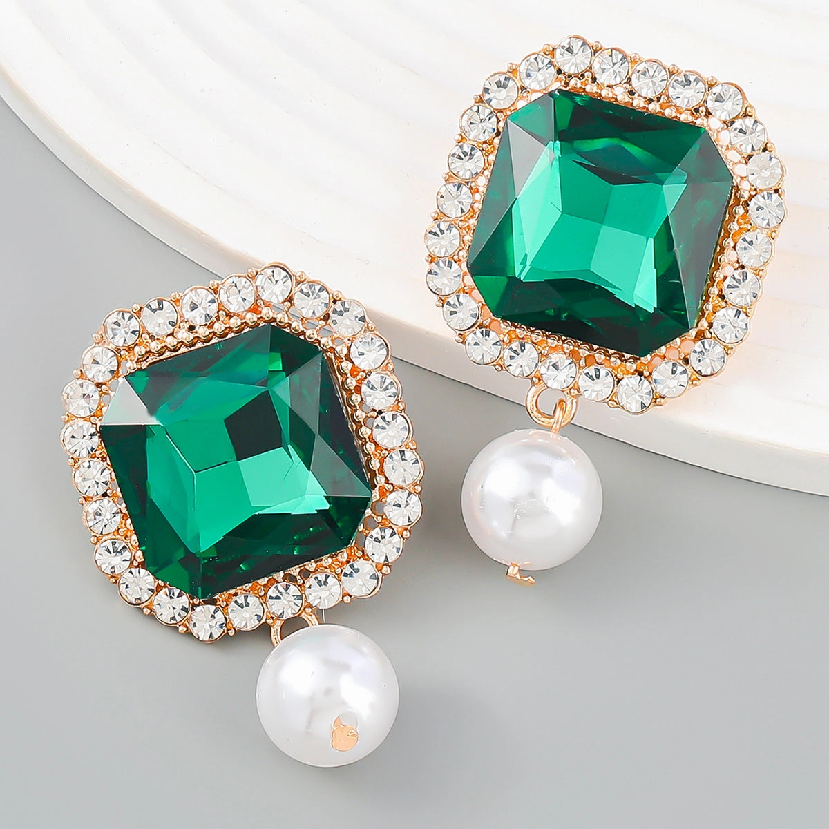 Wholesale Super Flash Claw Chain Square Alloy Diamond Pearl Earrings