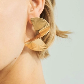 Wholesale Swivel Stripe Scalloped Alloy Earrings