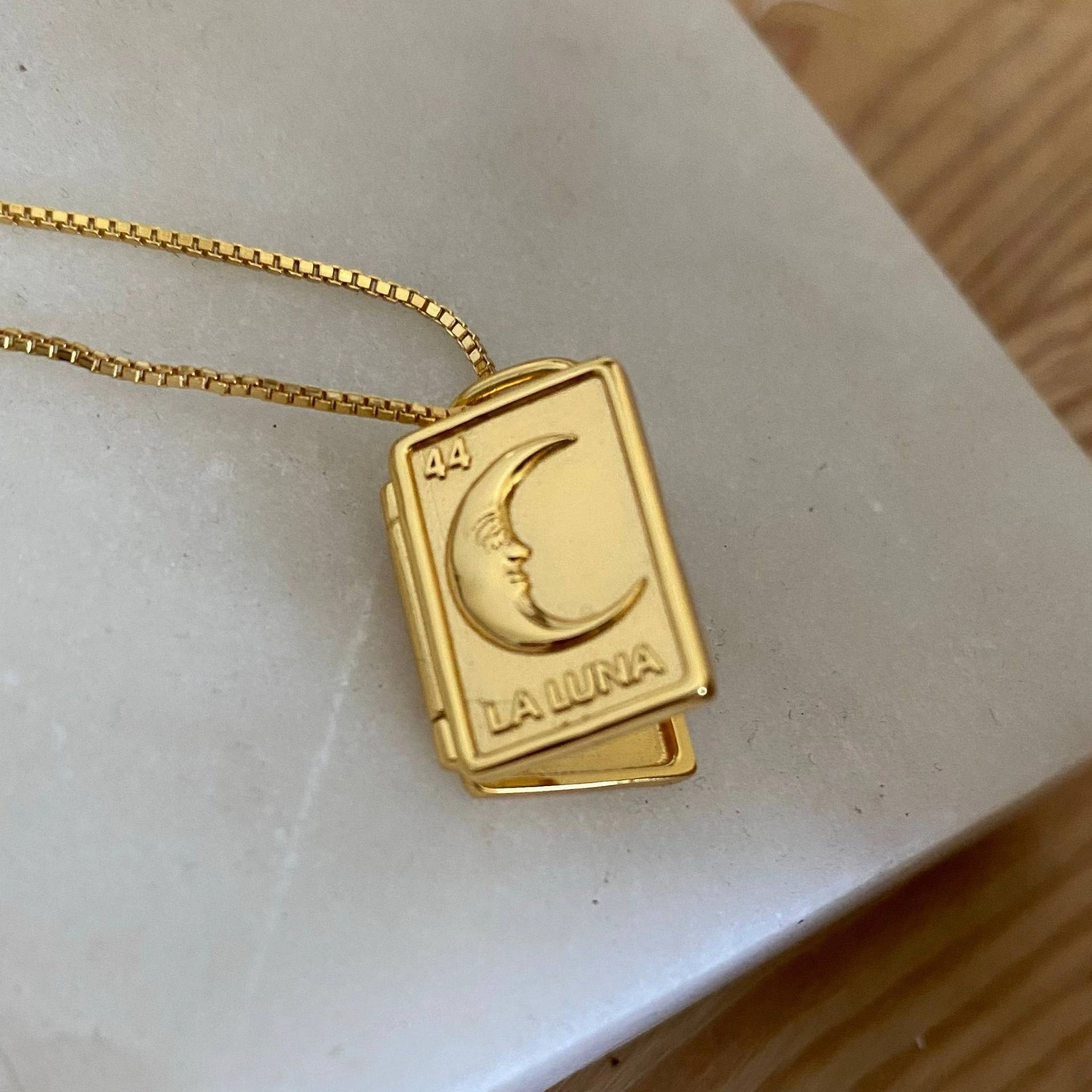 Wholesale Titanium Steel 14K Gold Moon Heart Album Photo Frame Necklace