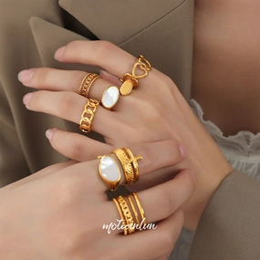 Wholesale Titanium Steel 18k Gold Inlaid White Seashell Oval Disc Open Ring