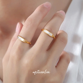 Wholesale Titanium Steel 18k Gold Inlaid White Seashell Ring