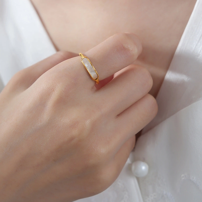 Wholesale Titanium Steel 18k Gold Inlaid White Seashell Ring