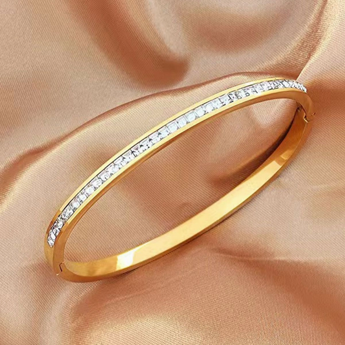Wholesale Titanium Steel Fashion Stainless Steel Love Bracelet
