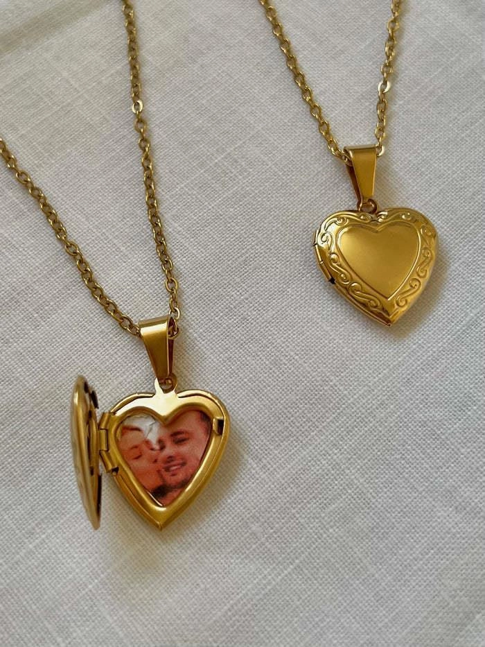 Wholesale Titanium Steel French Heart Flip Photo Frame Necklace