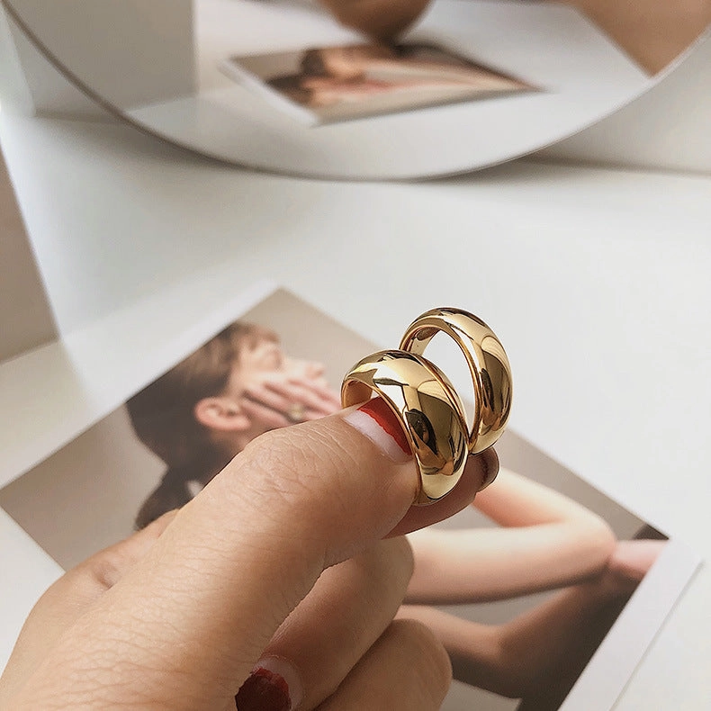 Wholesale Titanium steel gold-plated curved fashionable and shiny retro Ring