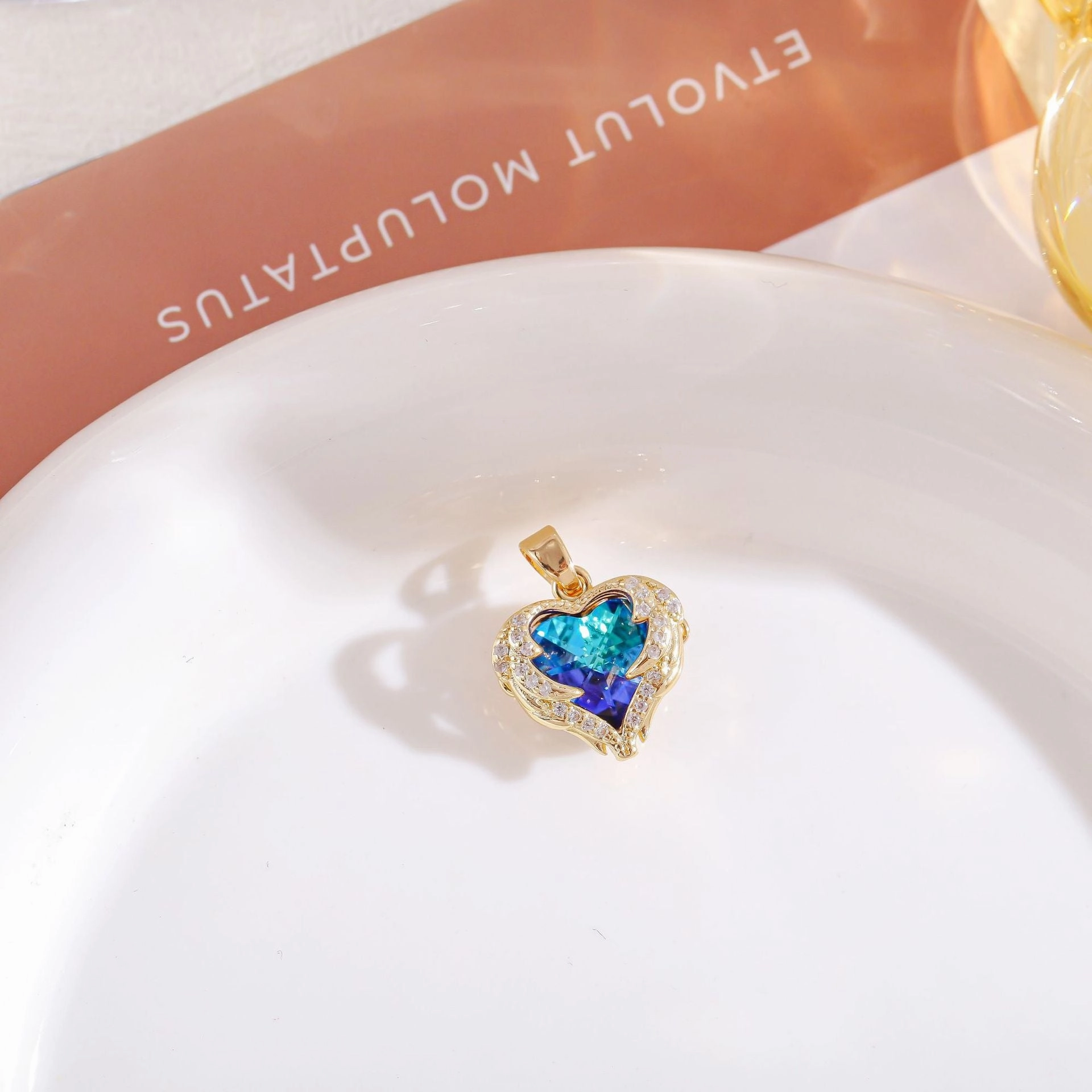 Wholesale titanium steel gold plated silver plated blue crystal ocean heart necklace