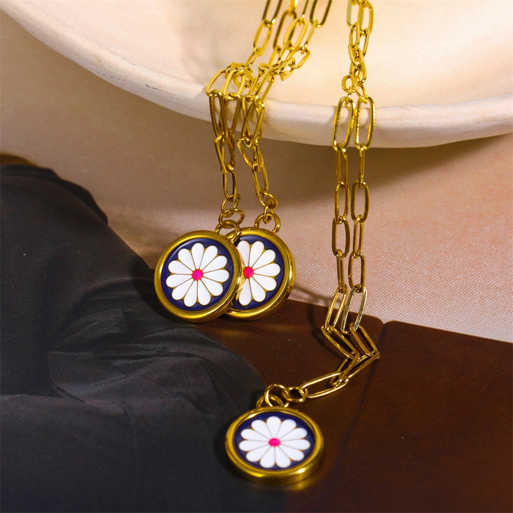 Wholesale Titanium Steel Small Daisy Round Coin Necklace