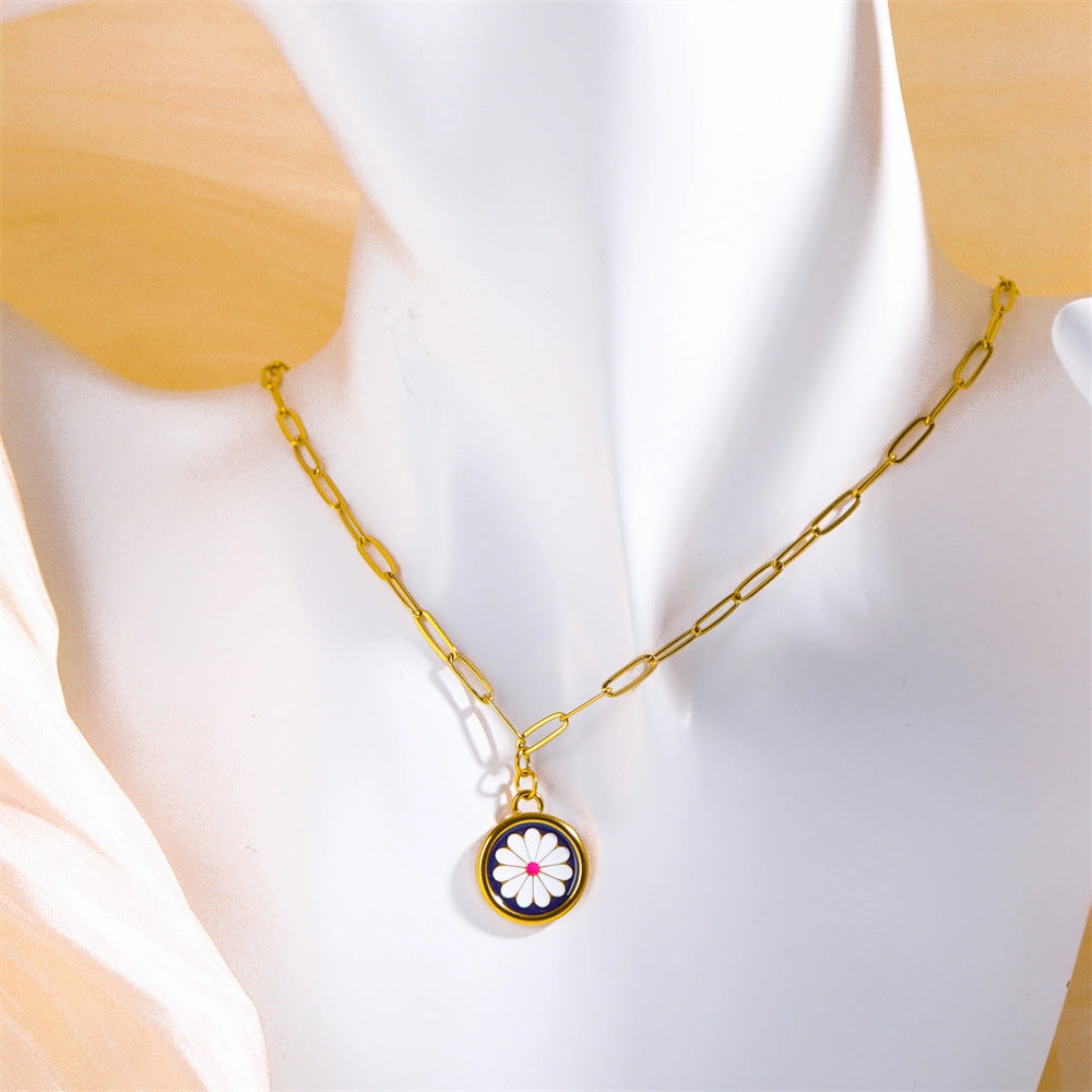 Wholesale Titanium Steel Small Daisy Round Coin Necklace