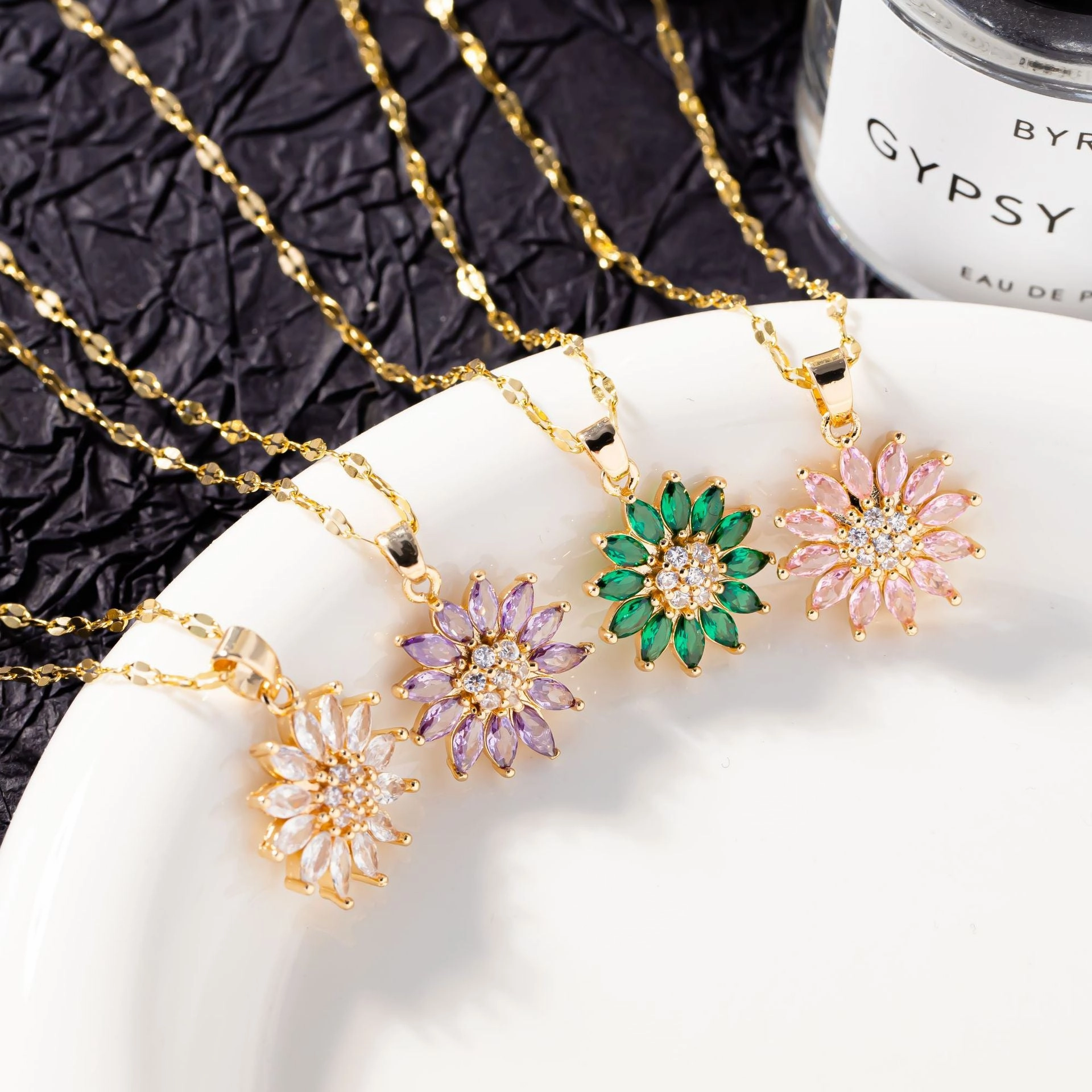 Wholesale titanium steel sunflower daisy copper gold plated necklace clavicle chain titanium steel chain