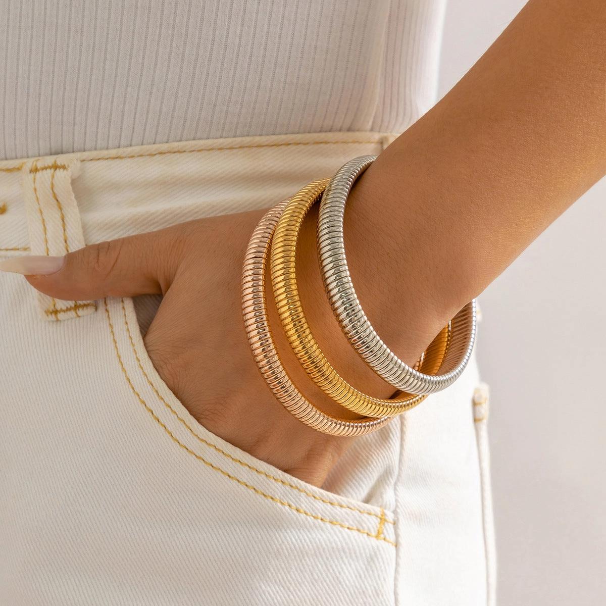 Wholesale Toroidal Metal Spiral Bracelet