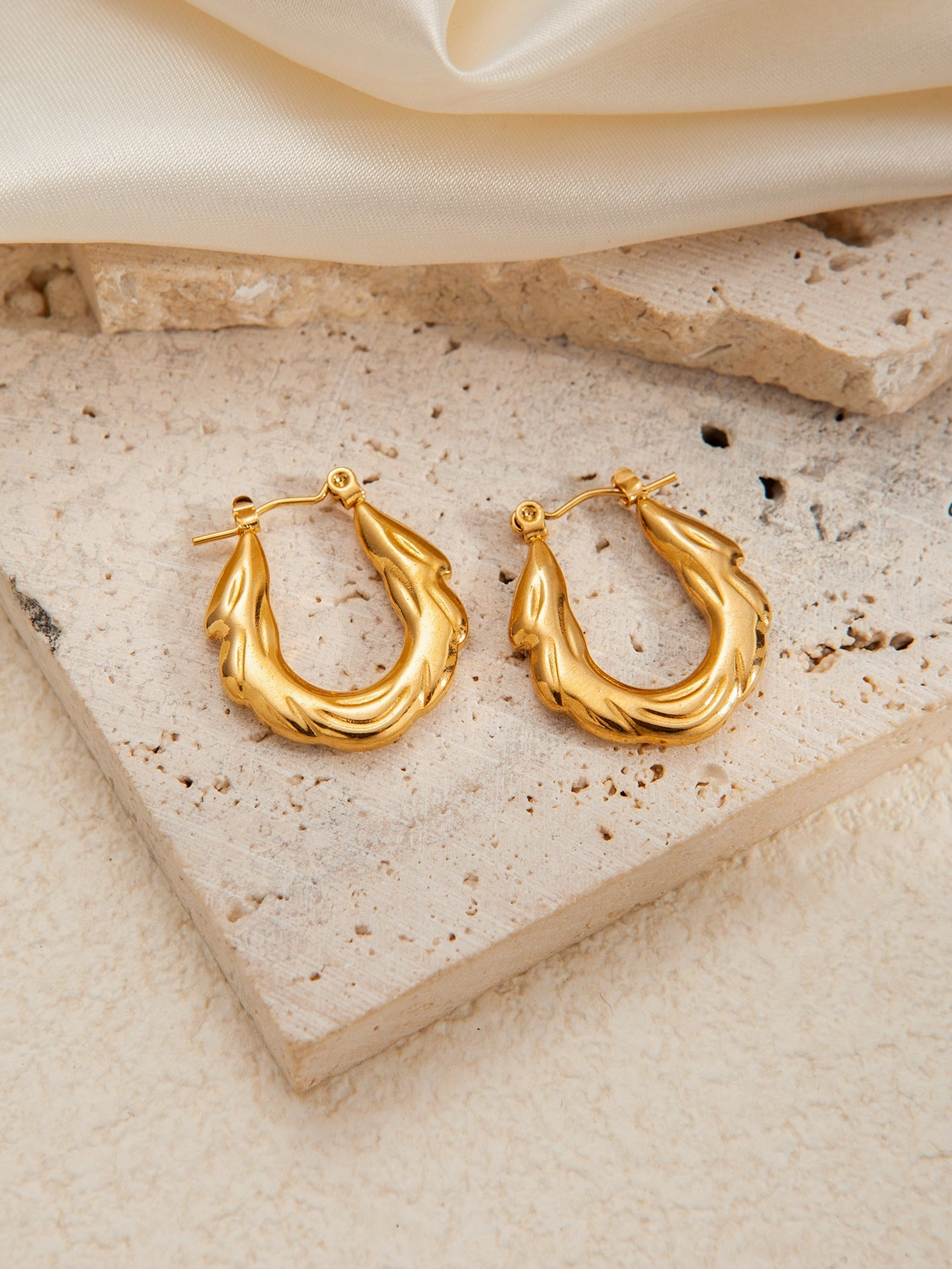 Wholesale Trendyy Metal Titanium Steel Geometric Glossy Retro Versatile Stainless Steel Earrings