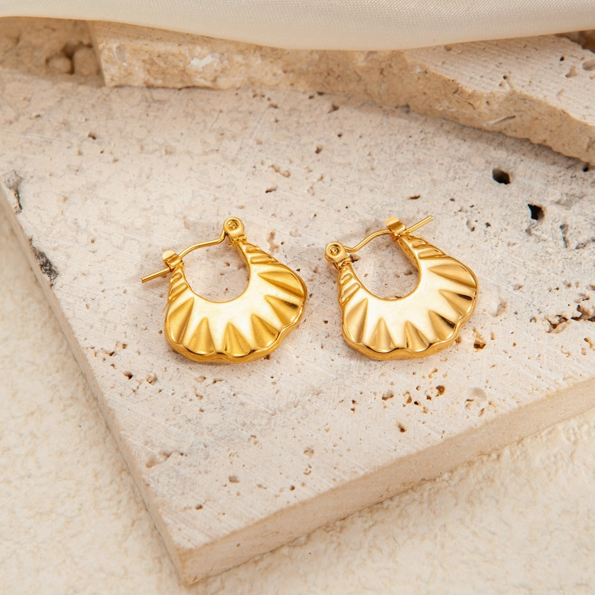 Wholesale Trendyy Metal Titanium Steel Geometric Glossy Retro Versatile Stainless Steel Earrings