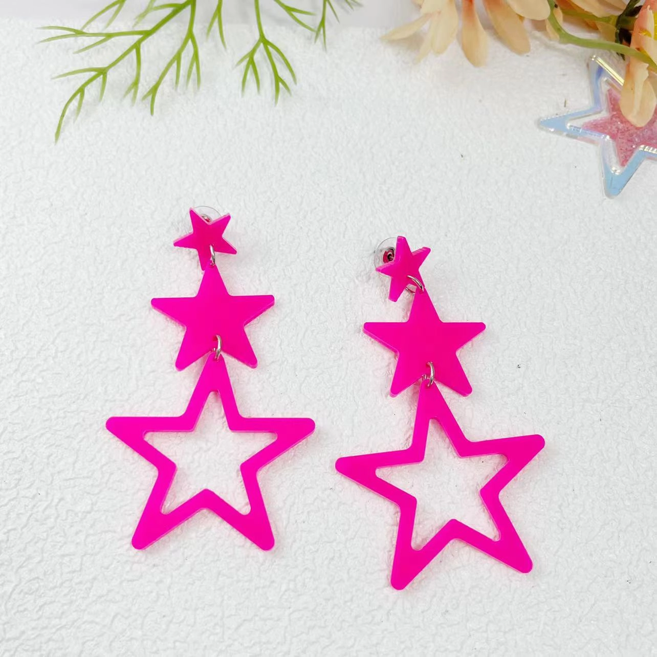 Wholesale Triple Star Long Sweet Cool European and American Fashion Pentagram Acrylic Earrings