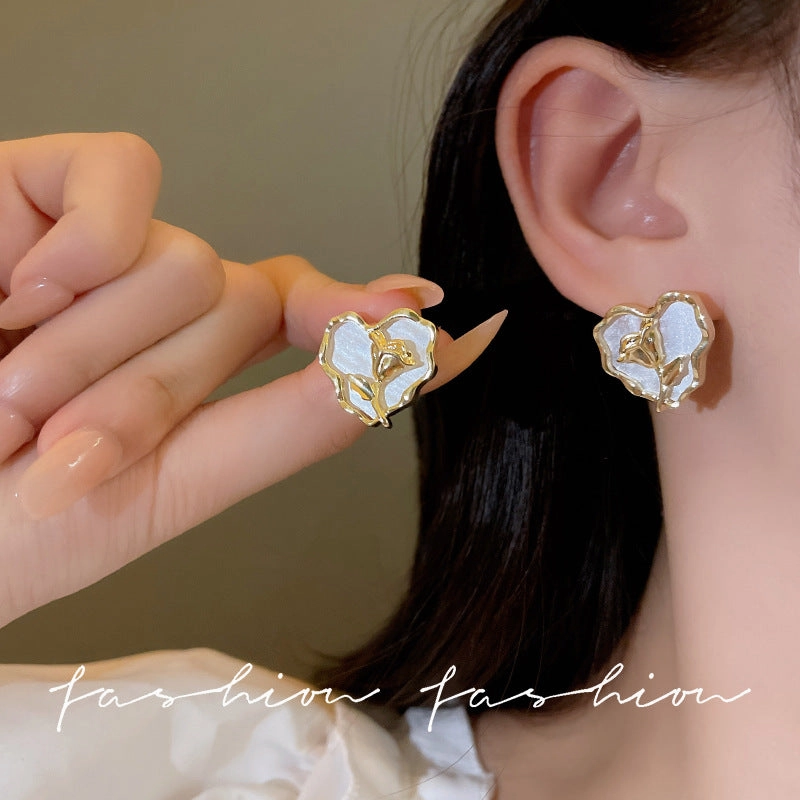 Wholesale Tulip Flowers Love Heart Alloy Earrings
