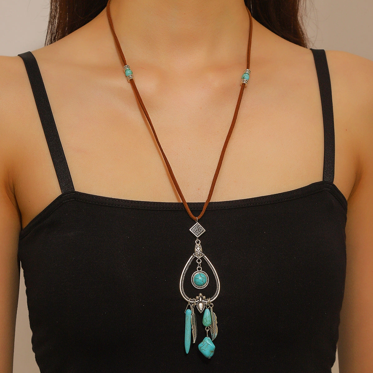 Wholesale Turquoise Pendant Vintage Leather Necklace