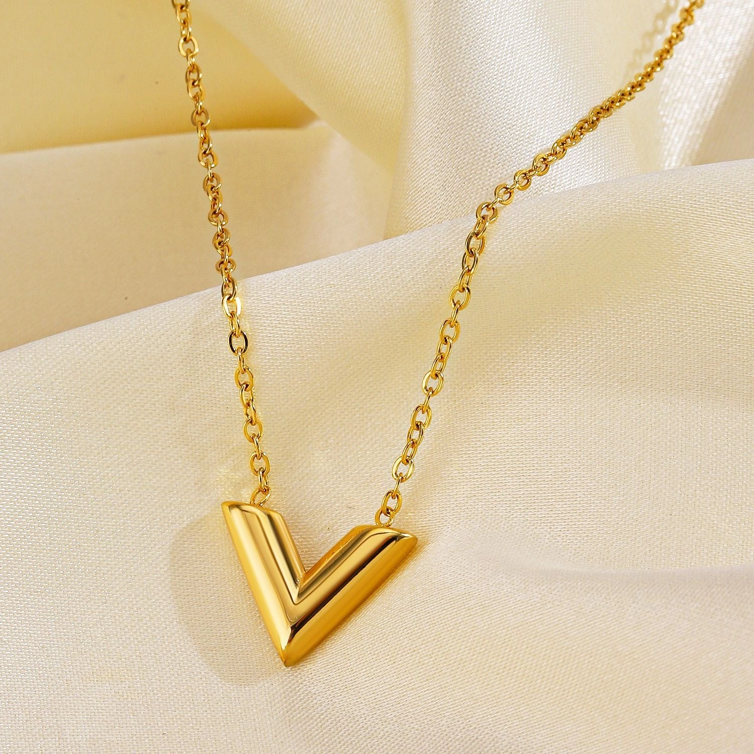 Wholesale V-shaped Gold Stainless Steel Set