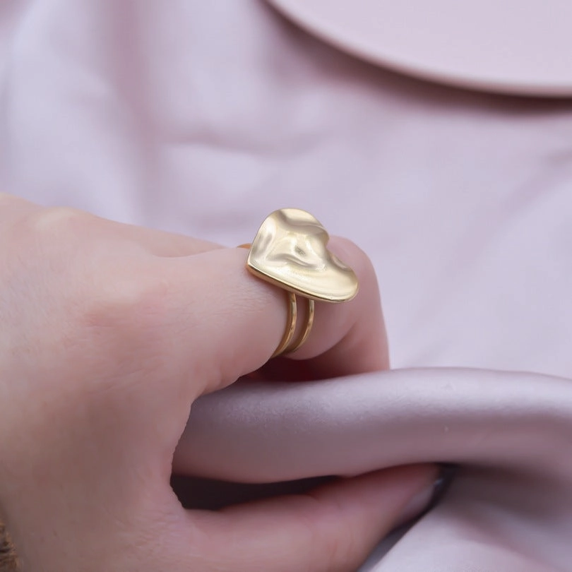 Wholesale Valentine's Day Geometric Love Shaped Titanium Steel Rings