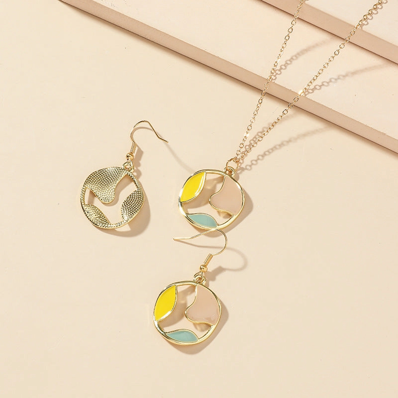 Wholesale Vintage Alloy Oil Dripping Hollow Earrings Necklace Jewelry Set