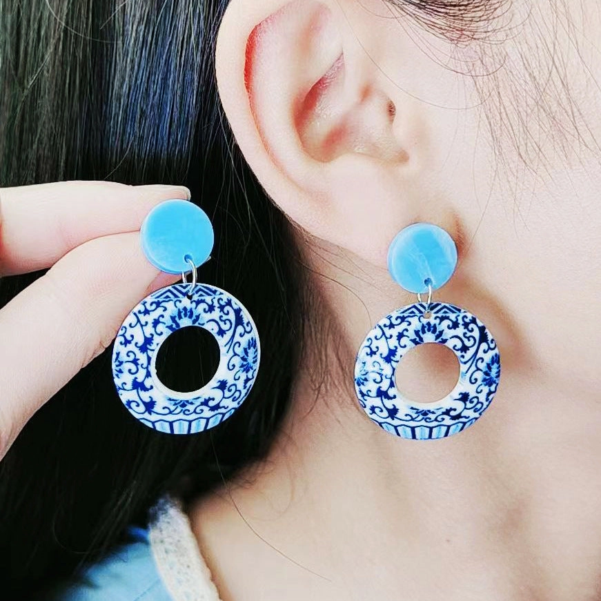 Wholesale Vintage Blue and White Porcelain Fragments Acrylic Earrings