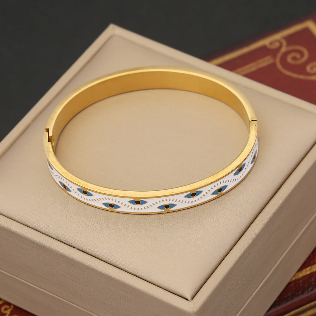 Wholesale Vintage Bracelets with Versatile Eyes and Stainless Steel Bracelet