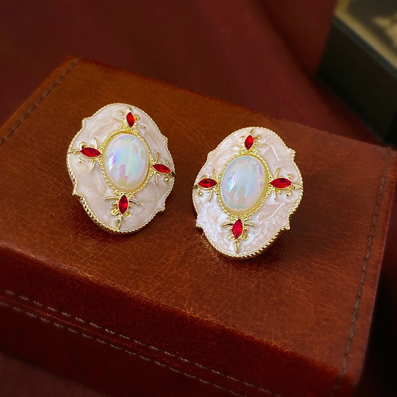 Wholesale Vintage Earrings Palace Style Earrings