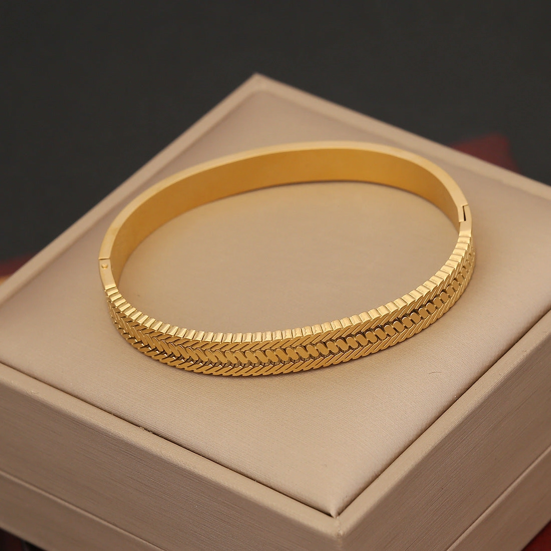 Wholesale Vintage Emerald Stainless Steel Zircon Bracelet