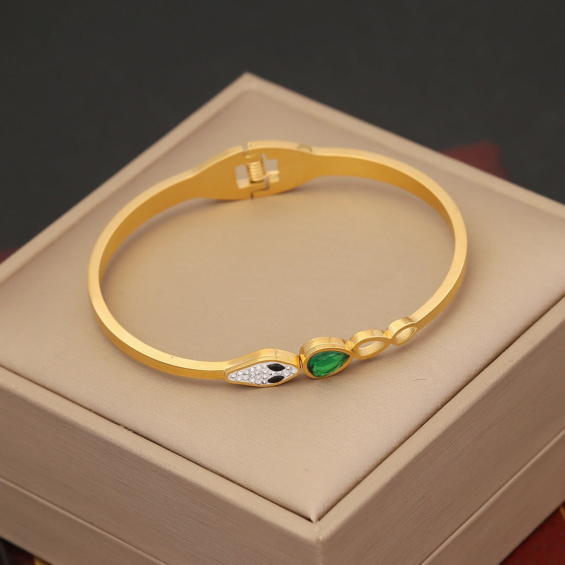 Wholesale Vintage Emerald Stainless Steel Zircon Bracelet