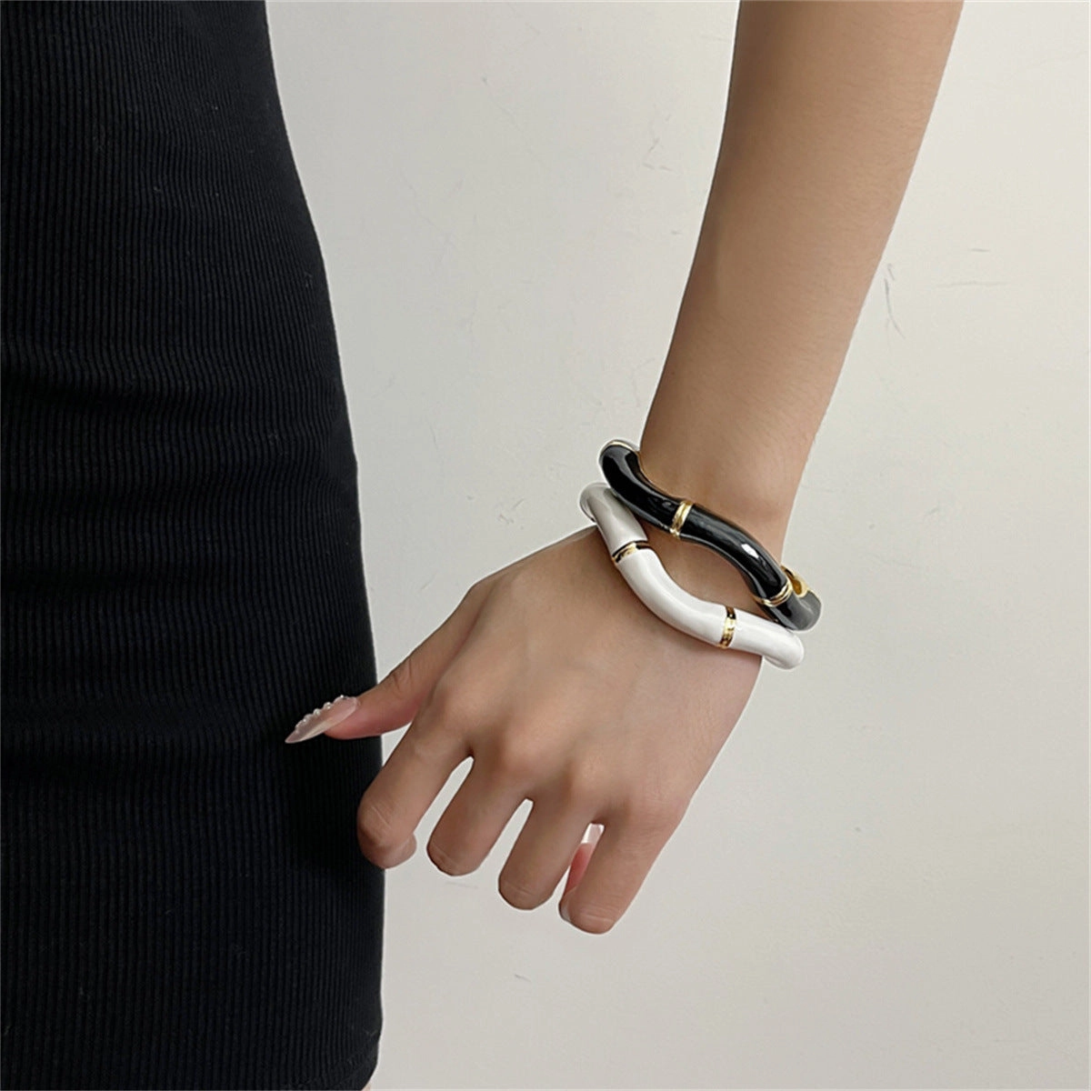 Wholesale Vintage enamel oil drip irregular wave open bracelet